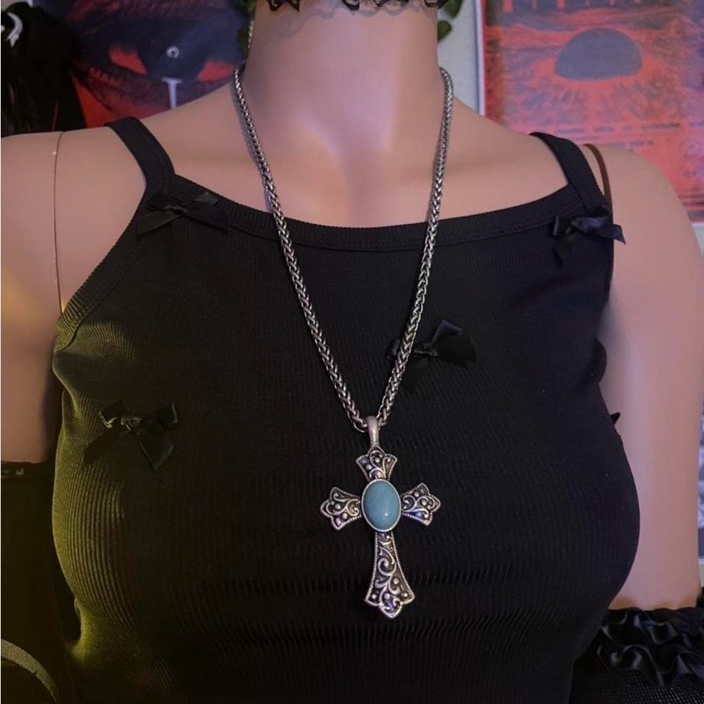 Elegant Vintage Silver Cross Pendant Necklace